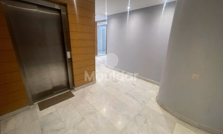 استوديو للإيجار في الدار البيضاء، قطاع بورغون، 52م²، غرفة واحدة.