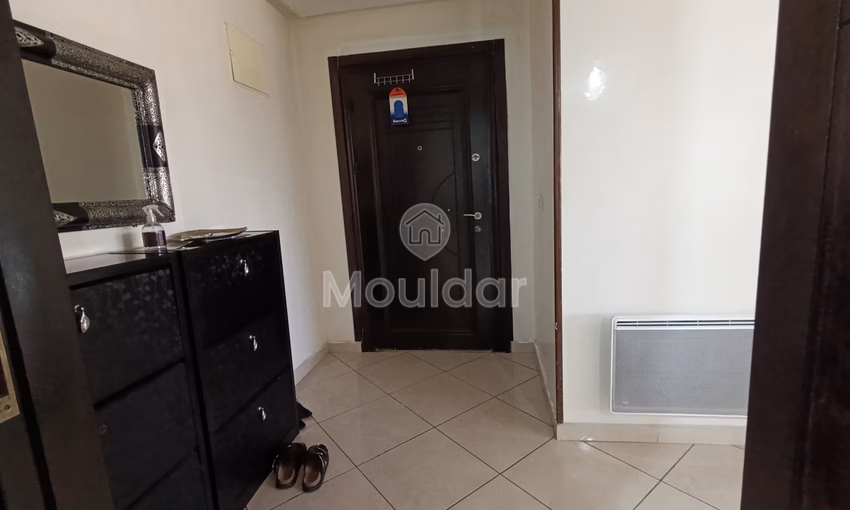 شقة للإيجار مع تراس في الطابق الأول شقة للإيجار مع تراس في الطابق الأول