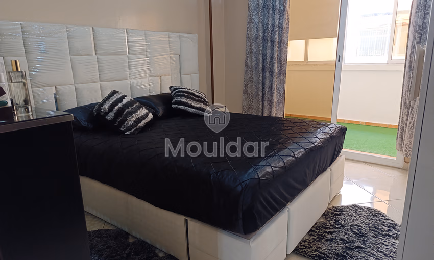 شقة للإيجار مع تراس في الطابق الأول شقة للإيجار مع تراس في الطابق الأول