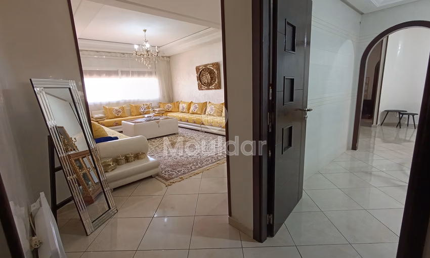 شقة للإيجار مع تراس في الطابق الأول