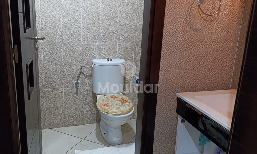 شقة للإيجار مع تراس في الطابق الأول شقة للإيجار مع تراس في الطابق الأول