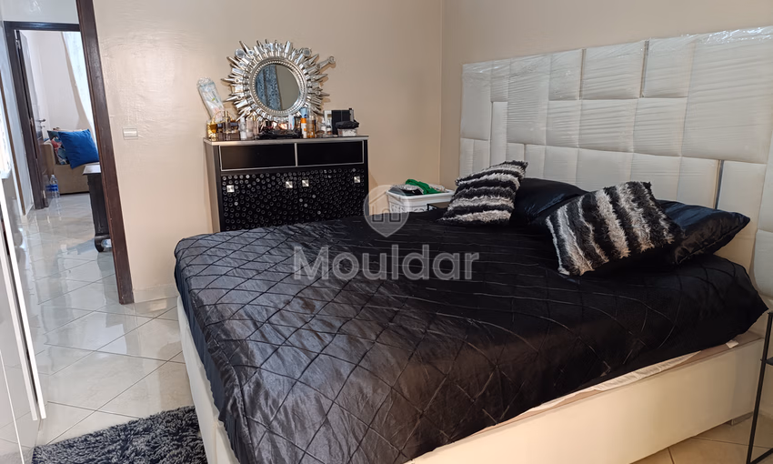 شقة للإيجار مع تراس في الطابق الأول شقة للإيجار مع تراس في الطابق الأول