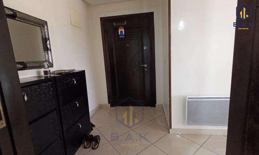 شقة للإيجار مع تراس في الطابق الأول