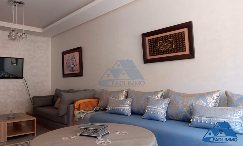 شقة للبيع مع شرفة في الطابق الثاني