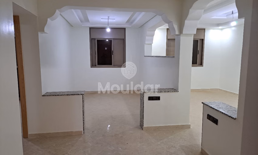 شقة جديدة للبيع مع شرفة شقة جديدة للبيع مع شرفة