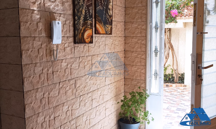 Villa for sale with terrace and two floors