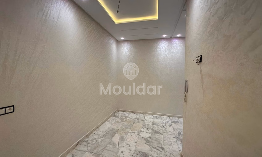 شقة للشراء مع تراس في الطابق الأرضي