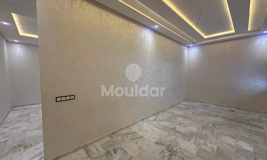 شقة للشراء مع تراس في الطابق الأرضي