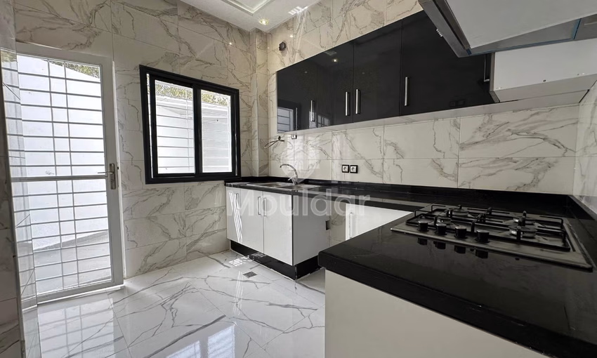 شقة للشراء مع تراس في الطابق الأرضي