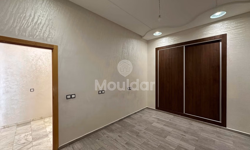 شقة للشراء مع تراس في الطابق الأرضي