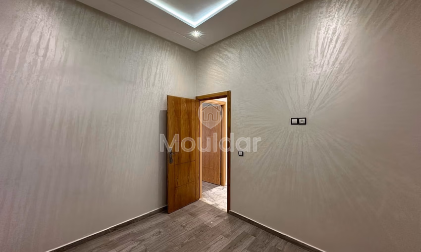 شقة للشراء مع تراس في الطابق الأرضي