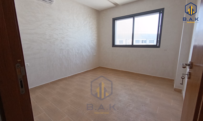 شقة للبيع مع حديقة في الطابق الرابع شقة للبيع مع حديقة في الطابق الرابع