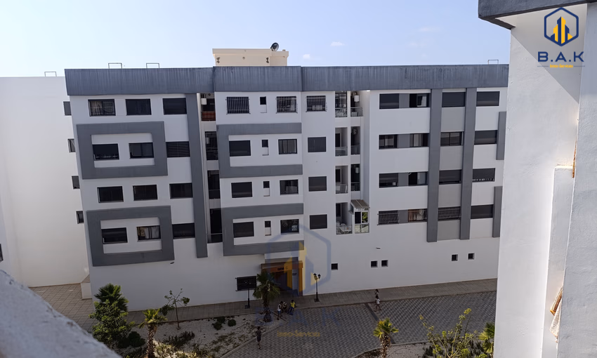 شقة للبيع مع حديقة في الطابق الرابع شقة للبيع مع حديقة في الطابق الرابع