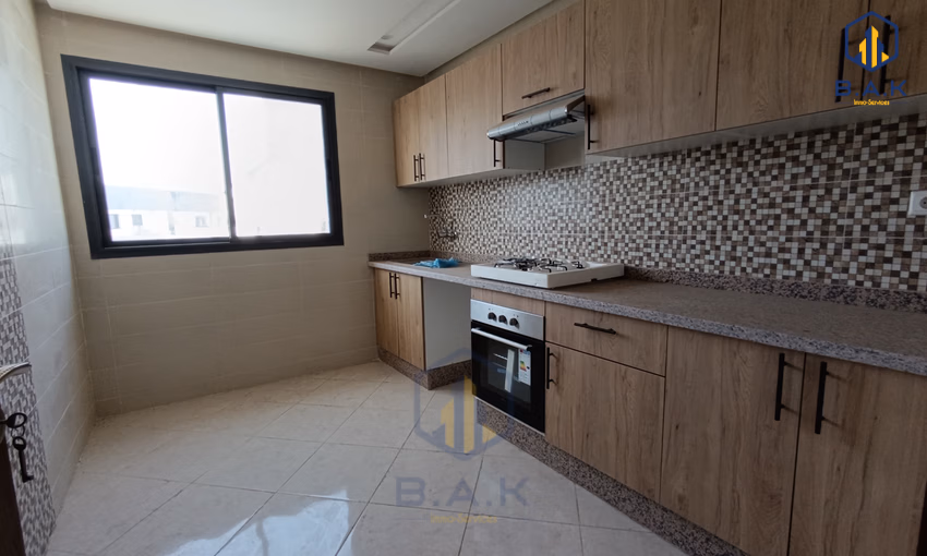 شقة للبيع مع حديقة في الطابق الرابع شقة للبيع مع حديقة في الطابق الرابع