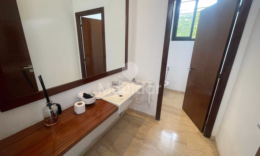 Villa à Louer à Aïn Diab, Casablanca - 7 Chambres