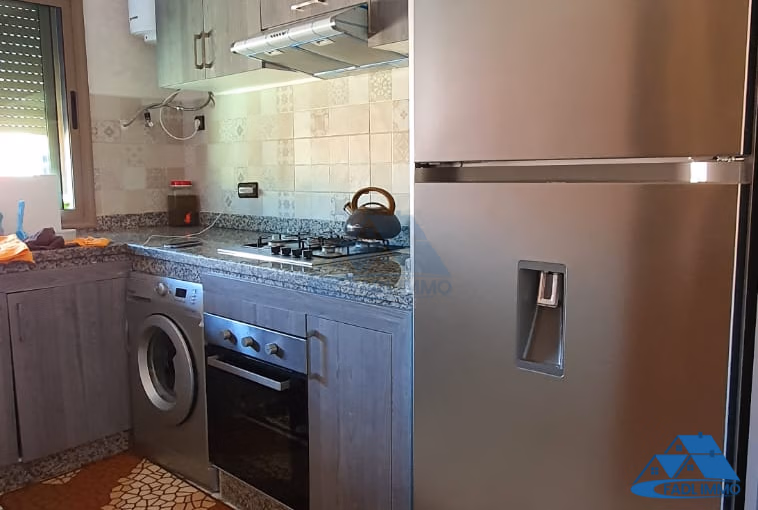 Maison à vendre avec terrasse et trois étages Maison à vendre avec terrasse et trois étages