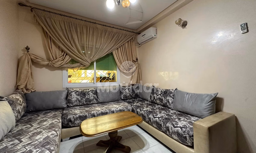 شقة للشراء مع شرفة في الطابق الأول