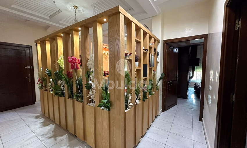 شقة للشراء مع شرفة في الطابق الأول