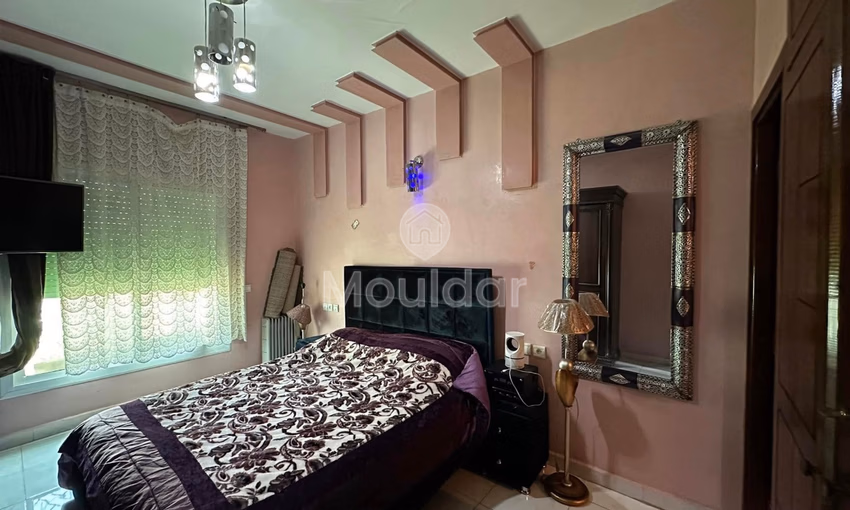 شقة للشراء مع شرفة في الطابق الأول