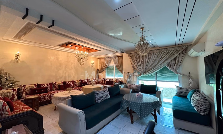 شقة للشراء مع شرفة في الطابق الأول