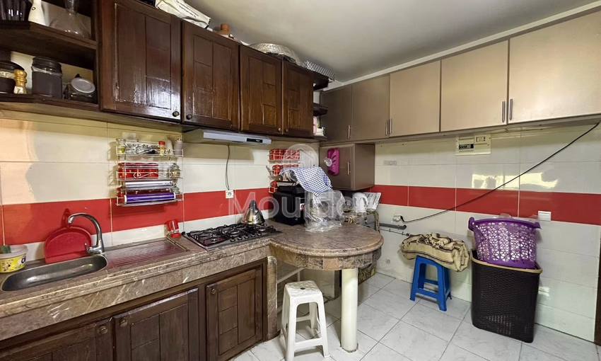 شقة للشراء مع شرفة في الطابق الأول