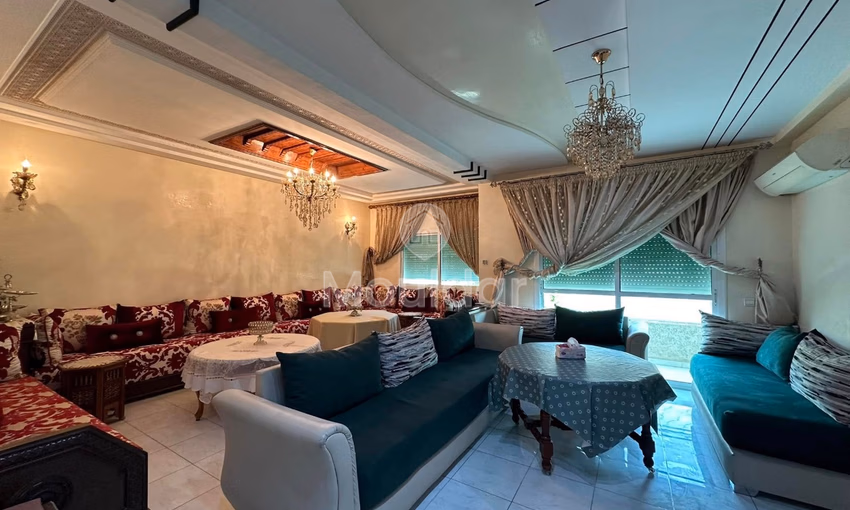 شقة للشراء مع شرفة في الطابق الأول