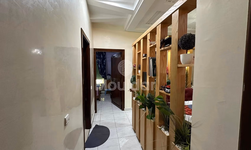 شقة للشراء مع شرفة في الطابق الأول