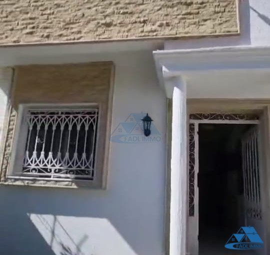 Villa à vendre avec terrasse et trois étages - view 6