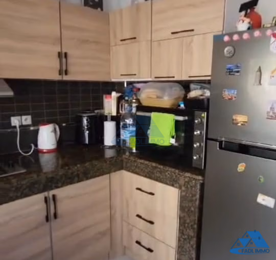 Villa à vendre avec terrasse et trois étages