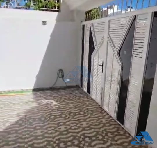 Villa à vendre avec terrasse et trois étages - view 8
