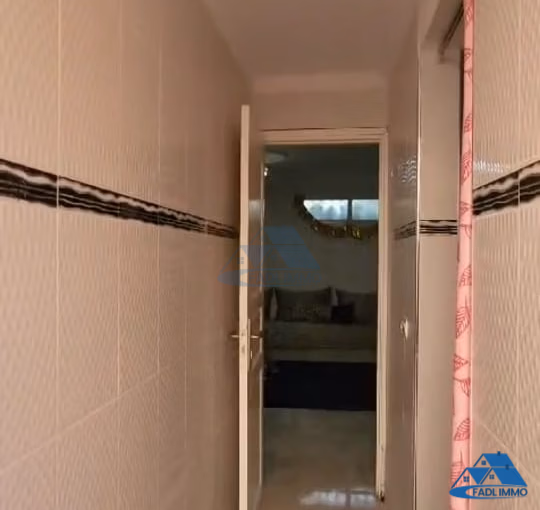 Villa à vendre avec terrasse et trois étages