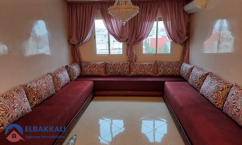 شقة للبيع مع شرفة في الطابق السابع