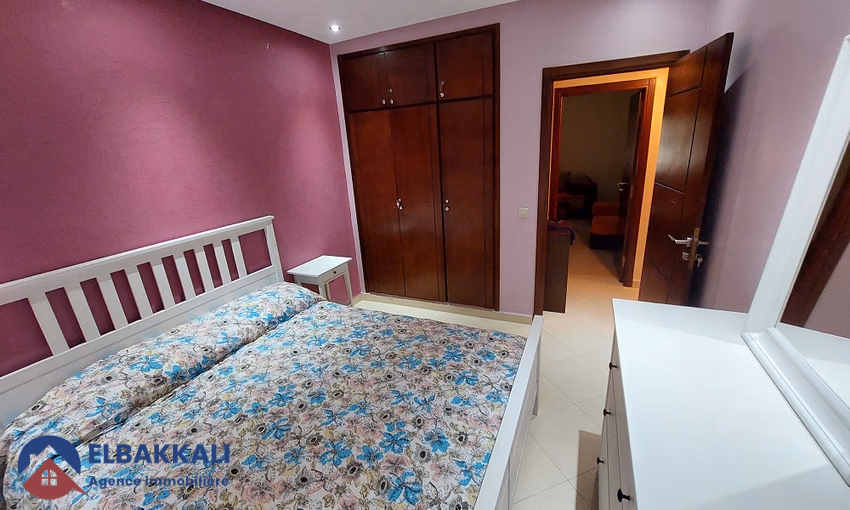 شقة للبيع مع شرفة في الطابق السابع