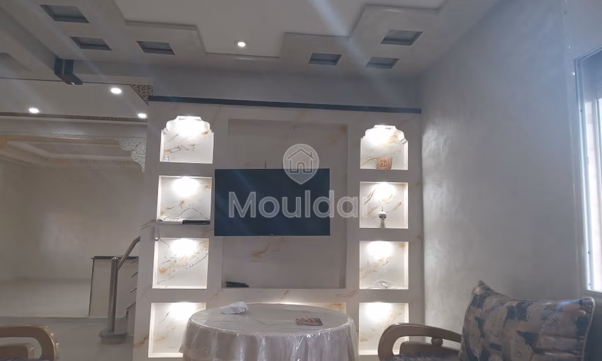 Villa à vendre avec terrasse et trois étages