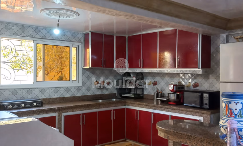 Villa à vendre avec terrasse et trois étages