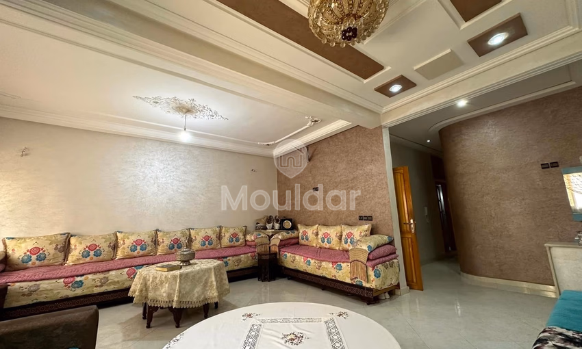 شقة للشراء مع تراس في الطابق الأول