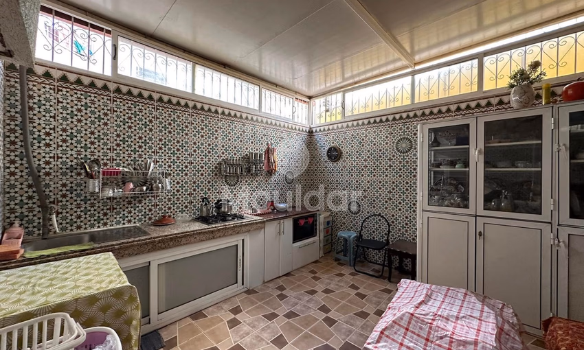 شقة للشراء مع تراس في الطابق الأول