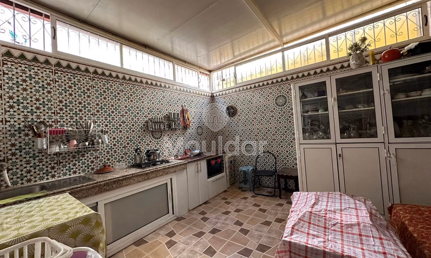 شقة للشراء مع تراس في الطابق الأول