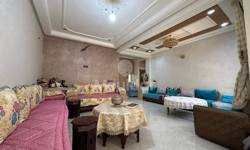 شقة للشراء مع تراس في الطابق الأول