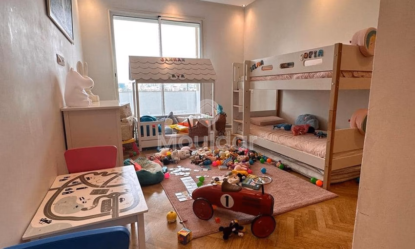 شقة للبيع، 3 غرف نوم، 180 م²، سيدي بليوط، الدار البيضاء، الطابق الخامس.