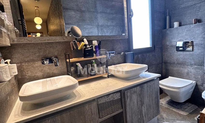 شقة للبيع، 3 غرف نوم، 180 م²، سيدي بليوط، الدار البيضاء، الطابق الخامس.