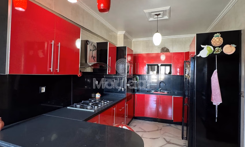 شقة للإيجار مع شرفة في الطابق الخامس