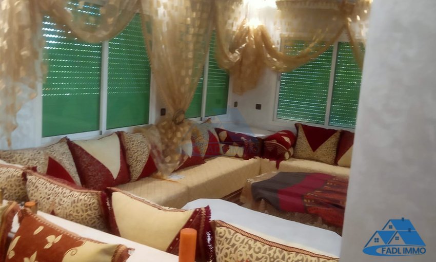 Villa à vendre avec terrasse et trois étages