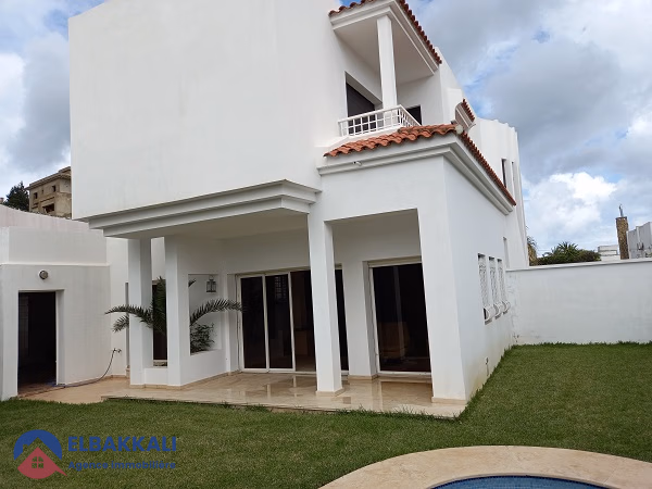 Villa à louer avec piscine et deux étages Villa à louer avec piscine et deux étages