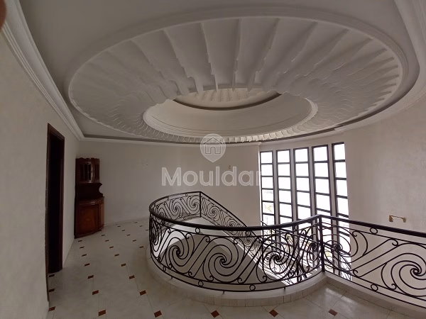 Villa à louer avec piscine et deux étages Villa à louer avec piscine et deux étages