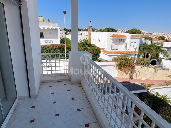 Villa à louer avec piscine et deux étages Villa à louer avec piscine et deux étages