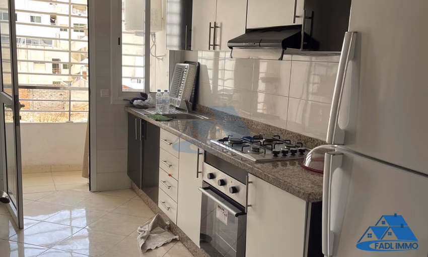 شقة للإيجار مع شرفة في الطابق الثاني شقة للإيجار مع شرفة في الطابق الثاني