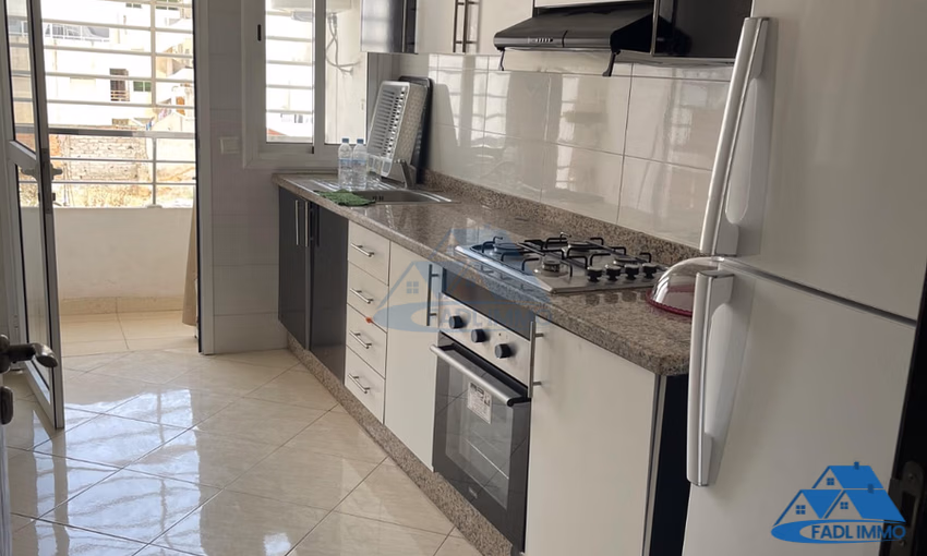 شقة للإيجار مع شرفة في الطابق الثاني شقة للإيجار مع شرفة في الطابق الثاني