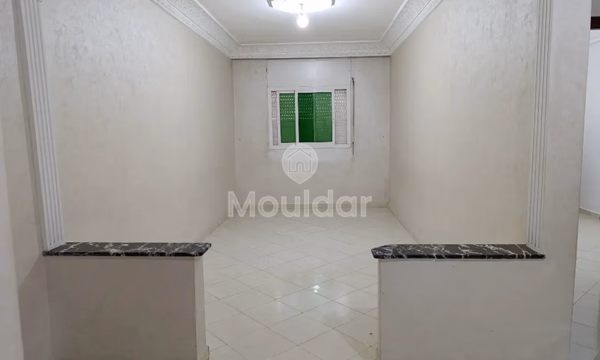 Appartement à louer avec balcon au premier étage