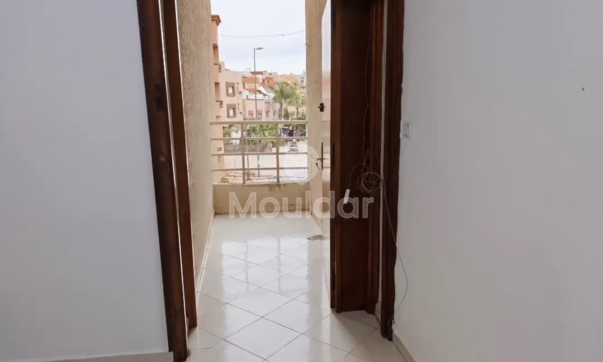 Appartement à louer avec balcon au premier étage